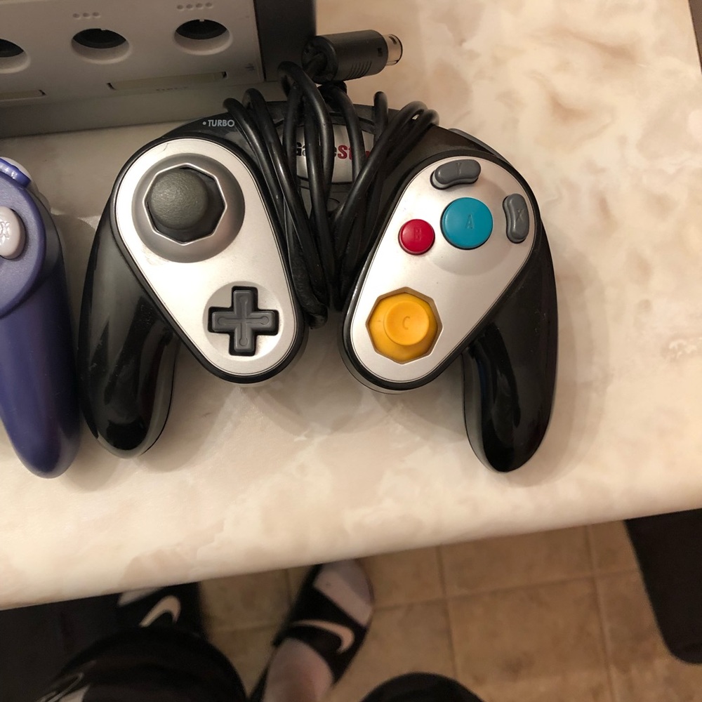 gamecube controllers - Picture 2 of 3
